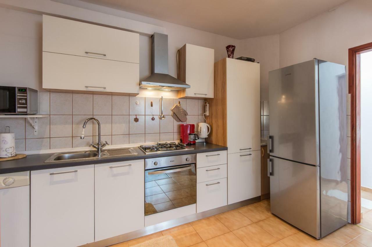 Apartmani Amans Пула Экстерьер фото